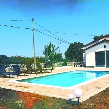 Ferienwohnung Cozy House With Pool Near Rovinj Kanfanar Exterior foto