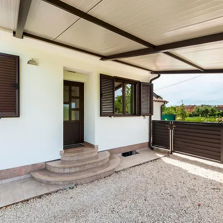 Cozy House With Pool Near Rovinj Apartment Kanfanar Exterior photo