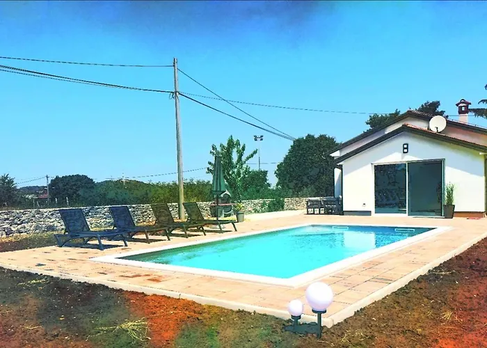 Cozy House With Pool Near Rovinj