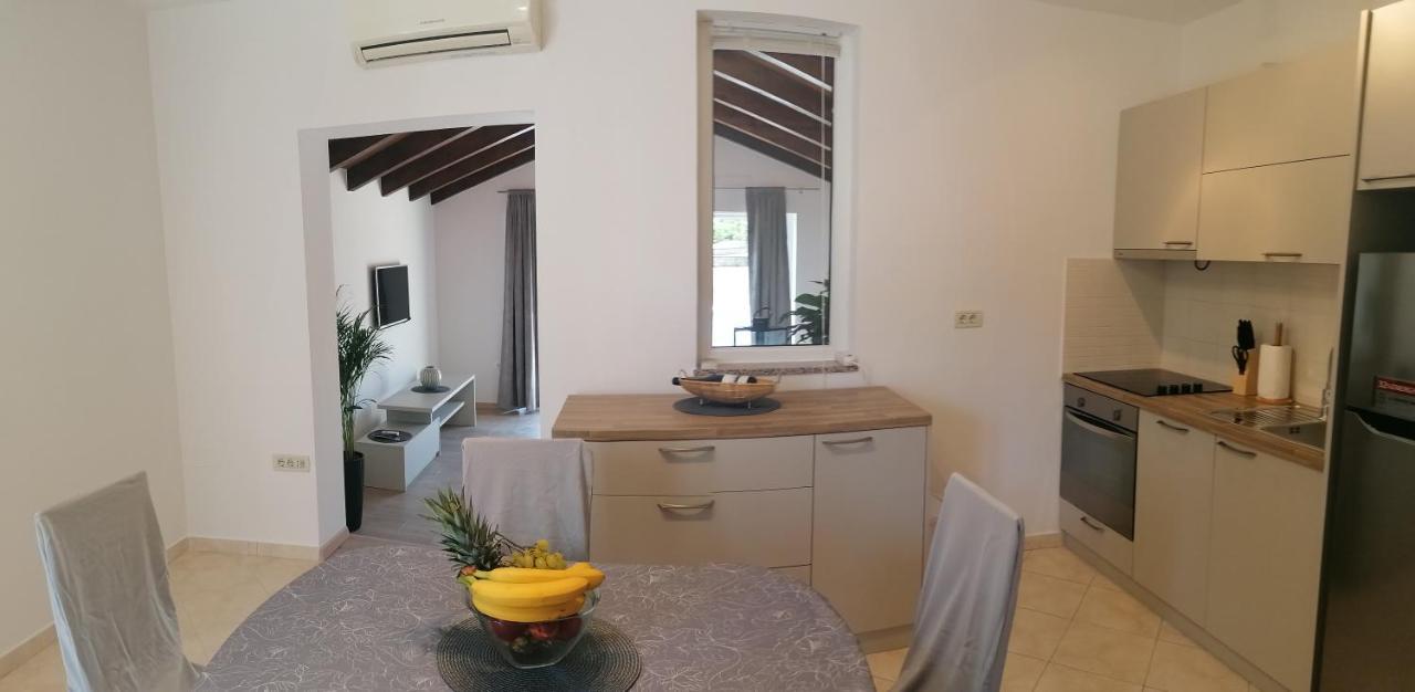 Cozy House With Pool Near Rovinj Kanfanar