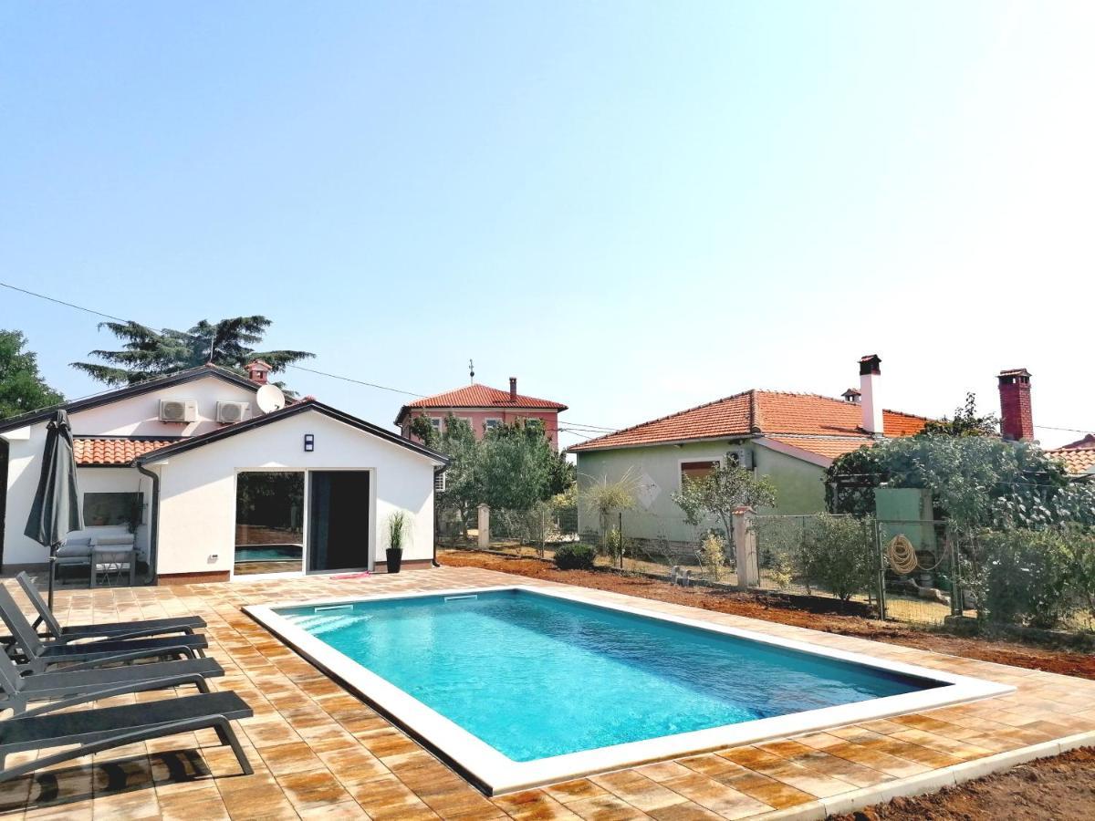 Cozy House With Pool Near Rovinj Apartment Kanfanar